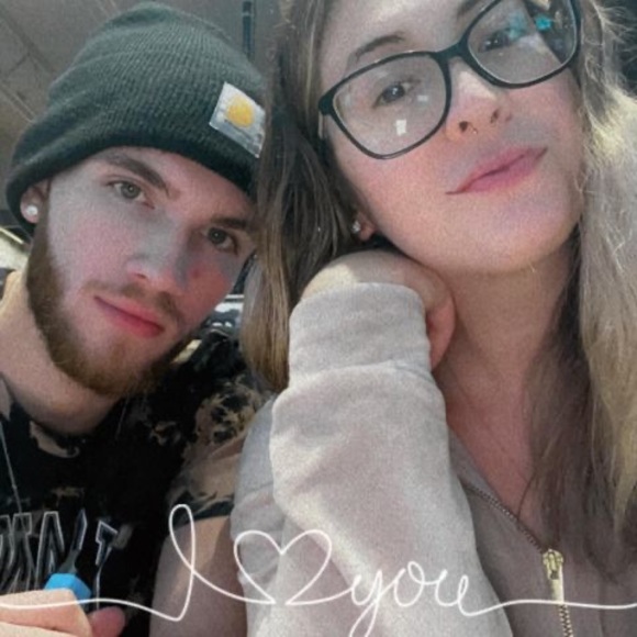 Meet your Posher, Amanda - Picture 1 of 1